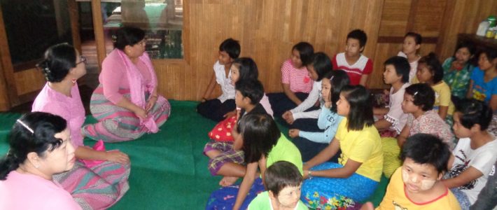 ဇေယျာသီရိသီလရှင်ကျောင်းသို့သွားရောက်လှူဒါန်းခြင်း