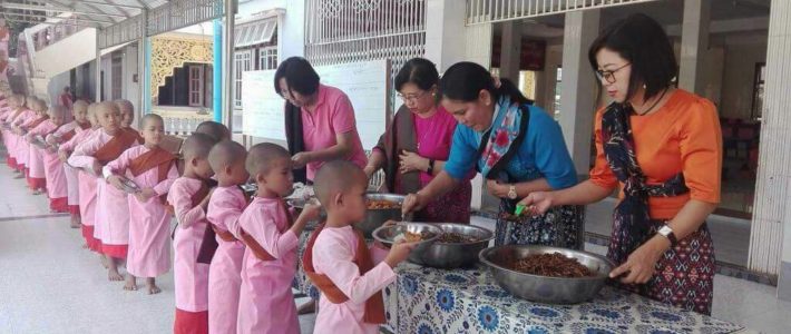 ခေမာရာမသီလရှင်ကျောင်းသို့ သွားရောက်လှူဒါန်းခြင်း