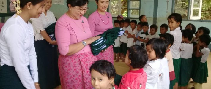 အ.လ.က မအူလေးပင်ကျောင်းသို့ သွားရောက်လှူဒါန်းခြင်း