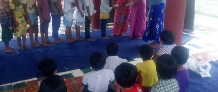 မဟာမြိုင်ကျေးရွာ MWCDF အဖွဲ့ဝင်များမှ ကျောင်းသား/သူလေးများအား ကူညီလှူဒါန်းခြင်း