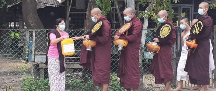 Donation to Pyit Si Ma Monastery