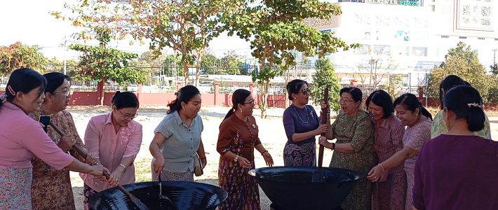 လပြည့်နေ့လှူဒါန်းခြင်း