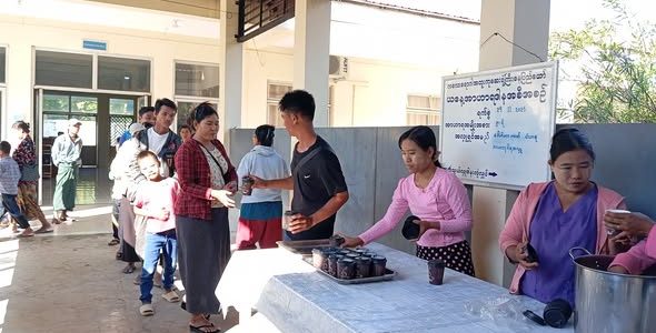 အာဟာရကျွေးမွေးလှူဒါန်းခြင်း