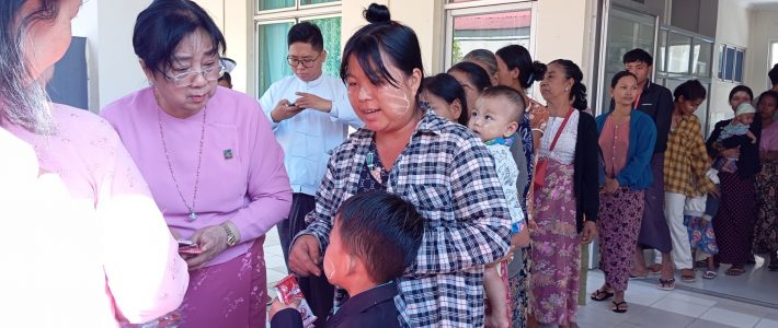 အာဟာရကျွေးမွေးလှူဒါန်းခြင်း